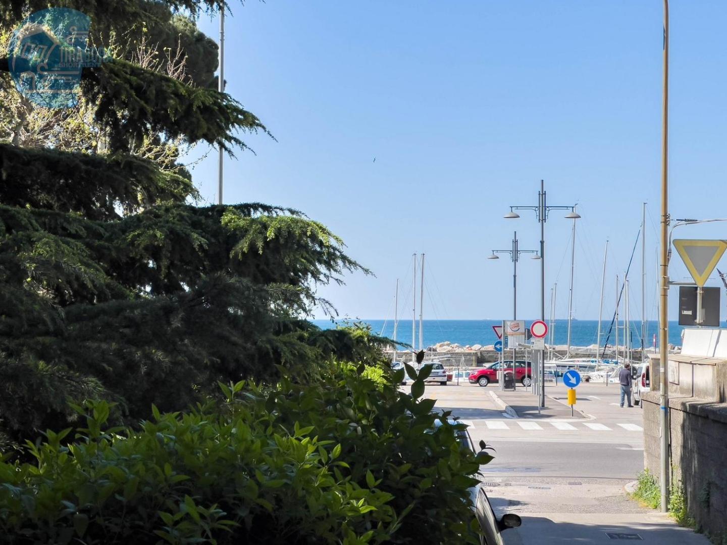 Apartment Viale Miramare 123/1 Tirabora Short Rent
